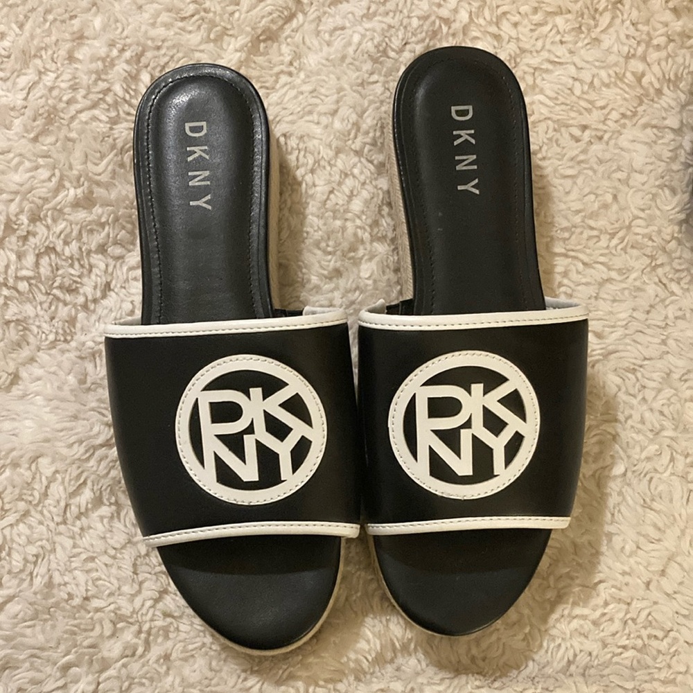 DKNY Black and White Minimalist Slide Sandals